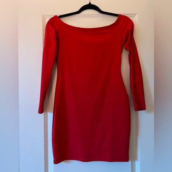 NWOT Revolve by the way Red Off Shoulder Bodycon Zipper Longsleeve Dress Size S - Picture 3 of 5